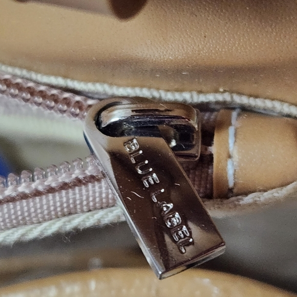 Burberry Crossbody Wallet - Picture 8 of 11